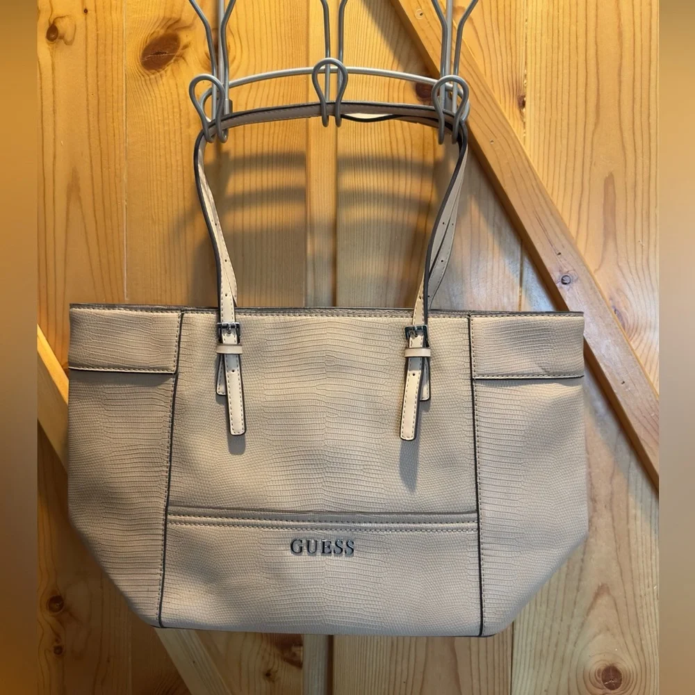 GUESS Neutral Color Handbag - Picture 1 of 5
